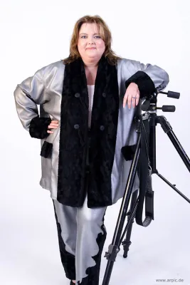 Hereinspaziert. Pfiffige Mode für Sie von Größe 36 bis 60 Bild: Hereinspaziert. Pfiffige Mode für Sie von Größe 36 bis 60