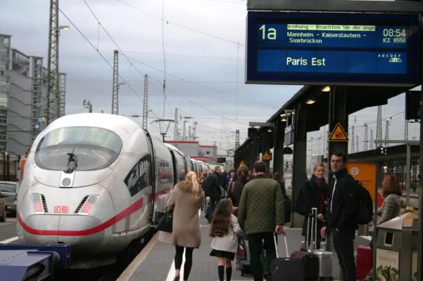 Bild: Schnelle Schiene nach Paris