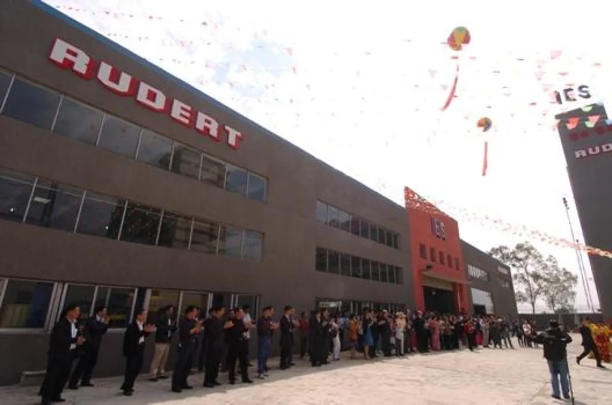 Das Grand Opening anlässlich der Eröffnung der neuen Tochterfirma in China. Foto: Rudert