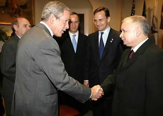 Bild: Bush traf sich zu Fotoshooting mit Jaroslaw Kaczynski