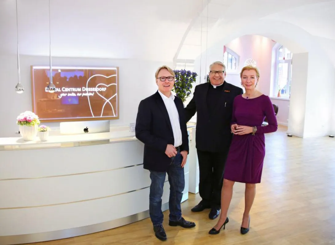 v.l.n.r. Dr. Thorsten Pletz, Pfarrer Kraus, Alexa von Gienanth