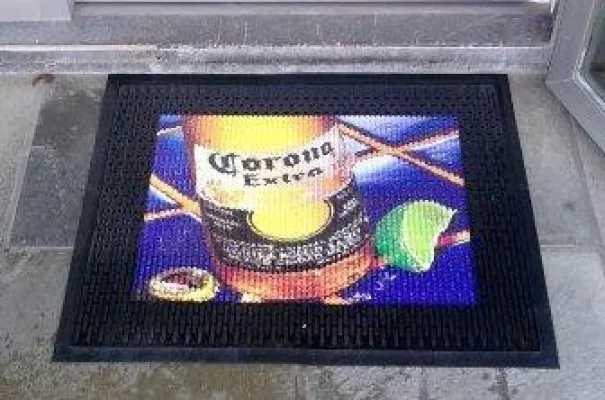 Bild: Photoqualität Logomatte für den Außenbereich