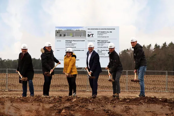 Bild: Spatenstich bei IVT (Würth- Gruppe) in Rohr