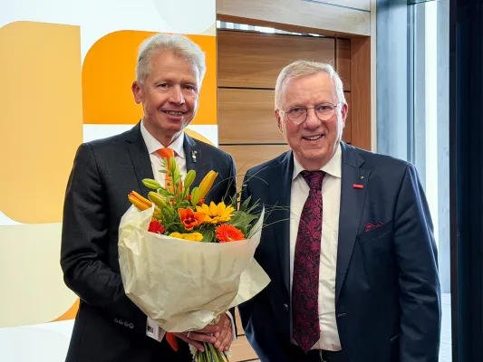 OTH Amberg-Weiden stellt früh die Weichen: Präsident Bulitta im Amt bestätigt Bild: OTH Amberg-Weiden stellt früh die Weichen: Präsident Bulitta im Amt bestätigt