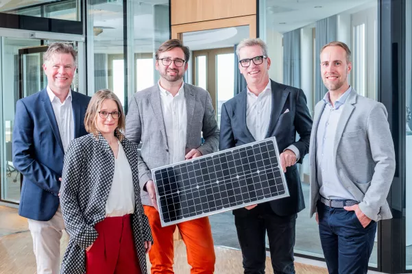 Bild: Berliner Volksbank x AUXOLAR: Neue Partnerschaft für die Energiewende