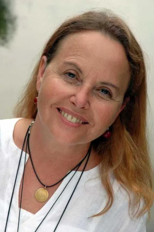 Dr. Renate Wirth: \