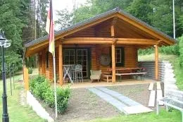 Bild: Blockhaus zur Fischvermarktung