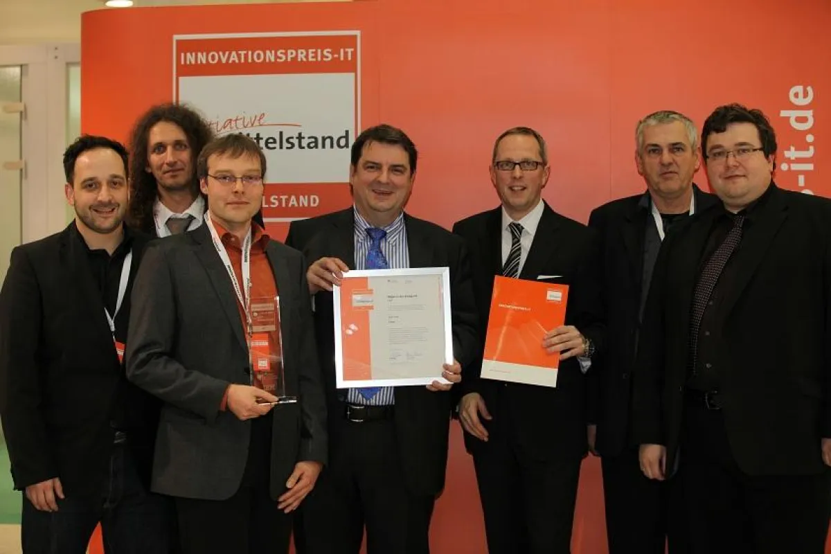 Preisübergabe an das Team der yQ-it GmbH auf der CeBIT