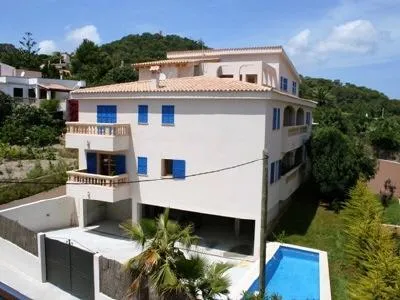 Bild: Wertplan Nord Immobilien GmbH vermittelt Eigentumswohnung auf Mallorca und Reihenhaus an der Costa Blanca