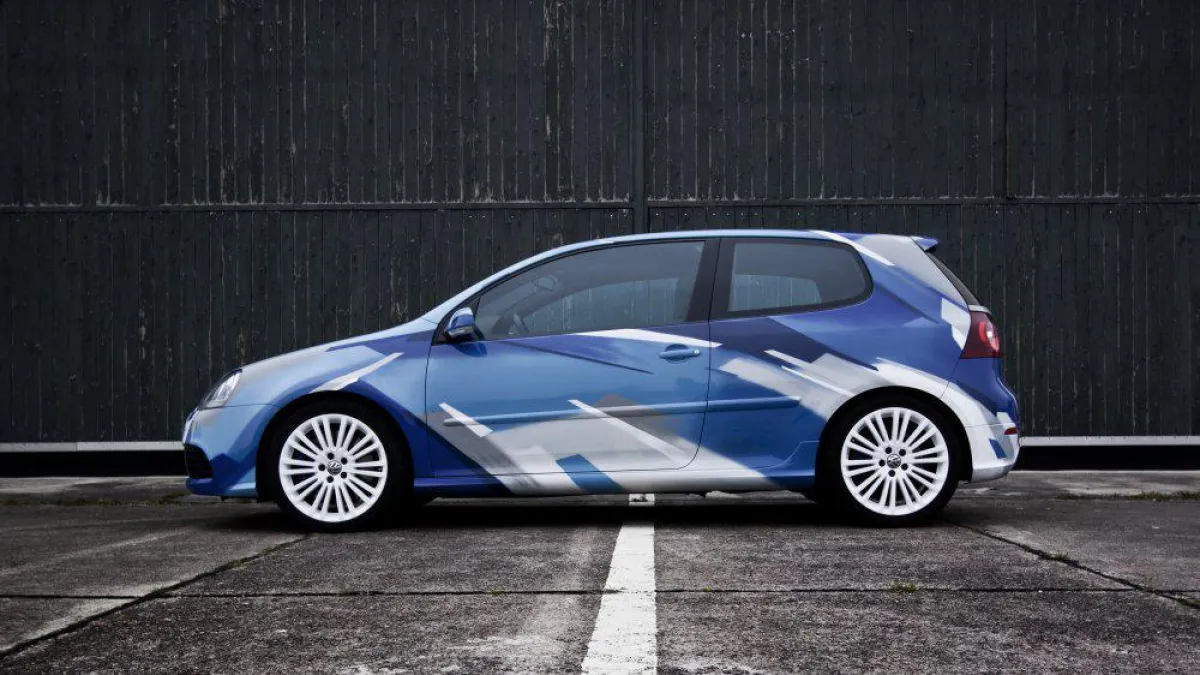 Bastique Graffiti Art Car #02: VW Golf V R32