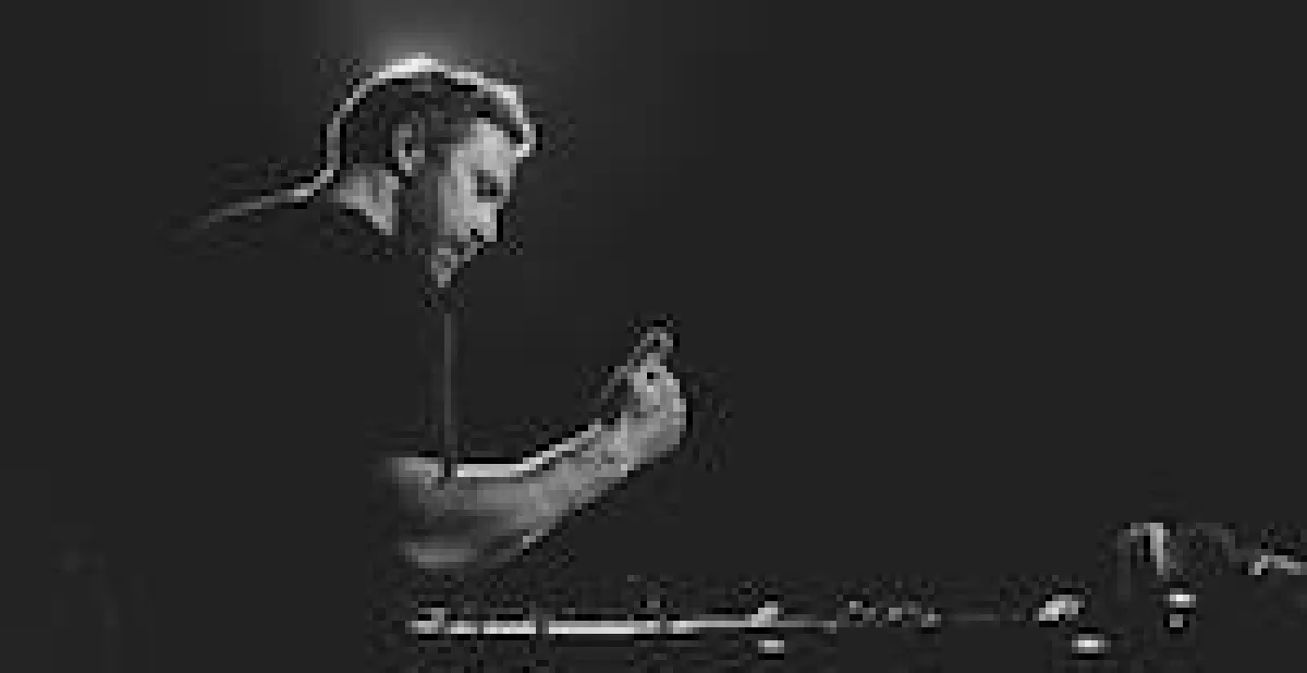 (C) Fourartists - David Guetta