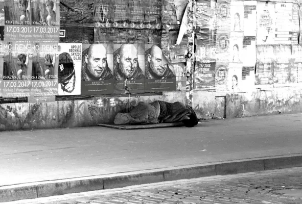 Hamburgs Obdachlose in der Corona Krise – Gefährdet, schutzlos und ohne Grundversorgung Bild: Hamburgs Obdachlose in der Corona Krise – Gefährdet, schutzlos und ohne Grundversorgung
