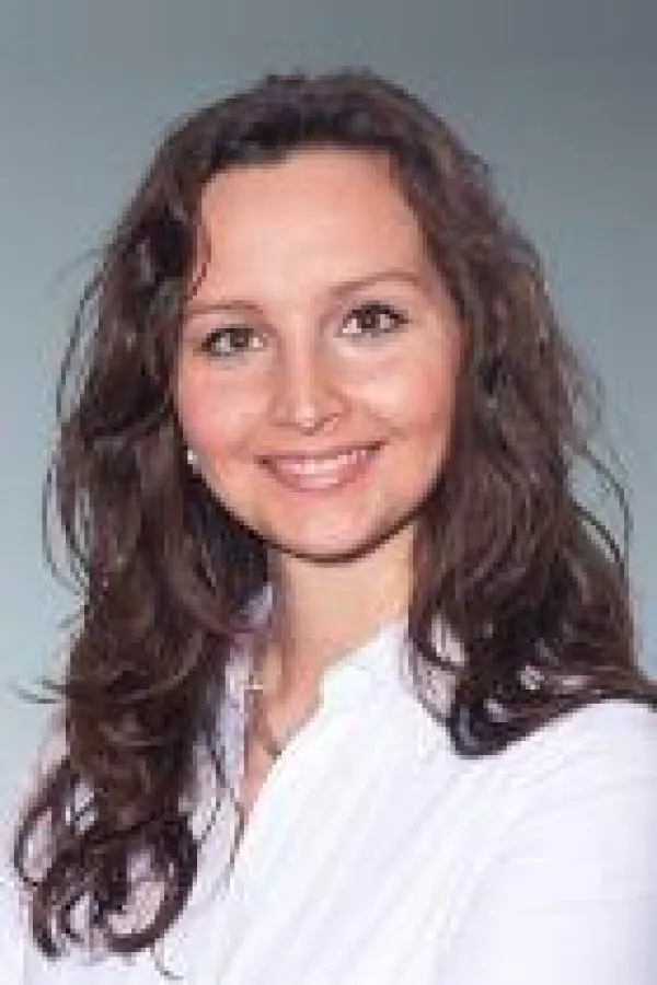 Eva Bremen führt in Köln Berufsberatungen nach dem Konzept von Schaake & Friends durch