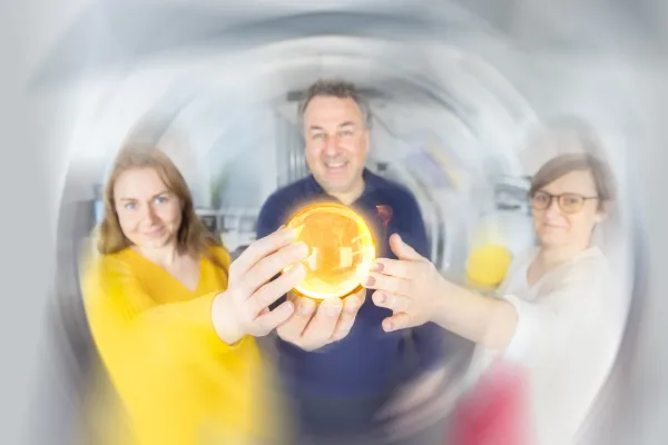 Bild: EIN BLICK IN DIE GLASKUGEL VERRÄT: GROSSARTIGE AUSSICHTEN FÜR DIESES JAHR