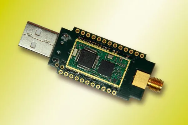 Bild: LoRaTM Funk USB Dongle von Nemeus