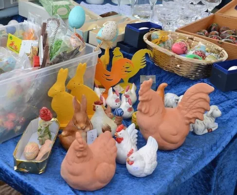 Bild: Der Osterhase bringt Geschenke: Ostern den Hafentrödelmarkt auf der Mühlenweide Duisburg besuchen