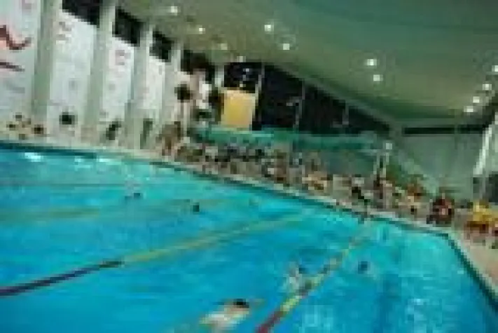 Zweite Runde beim Barbarossa-24 Stunden-Schwimmen Bild: Zweite Runde beim Barbarossa-24 Stunden-Schwimmen