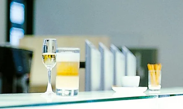 Bild: Getränkegutscheinen als Willkommensgruß - Sorat Hotels honorieren Online-Zimmerreservierungen