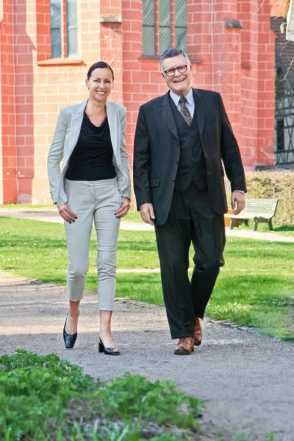 Prof. Alexander Doderer und Dr. Sabine Hillebrand veröffentlichen das Buch 