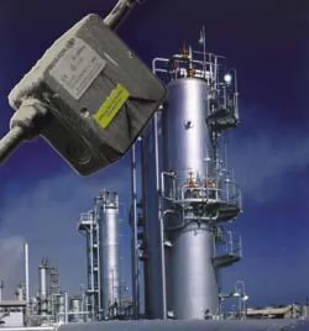 Bild: Spelsberg mit halogenfreien Lösungen auf der Eltec 2007 in Nürnberg