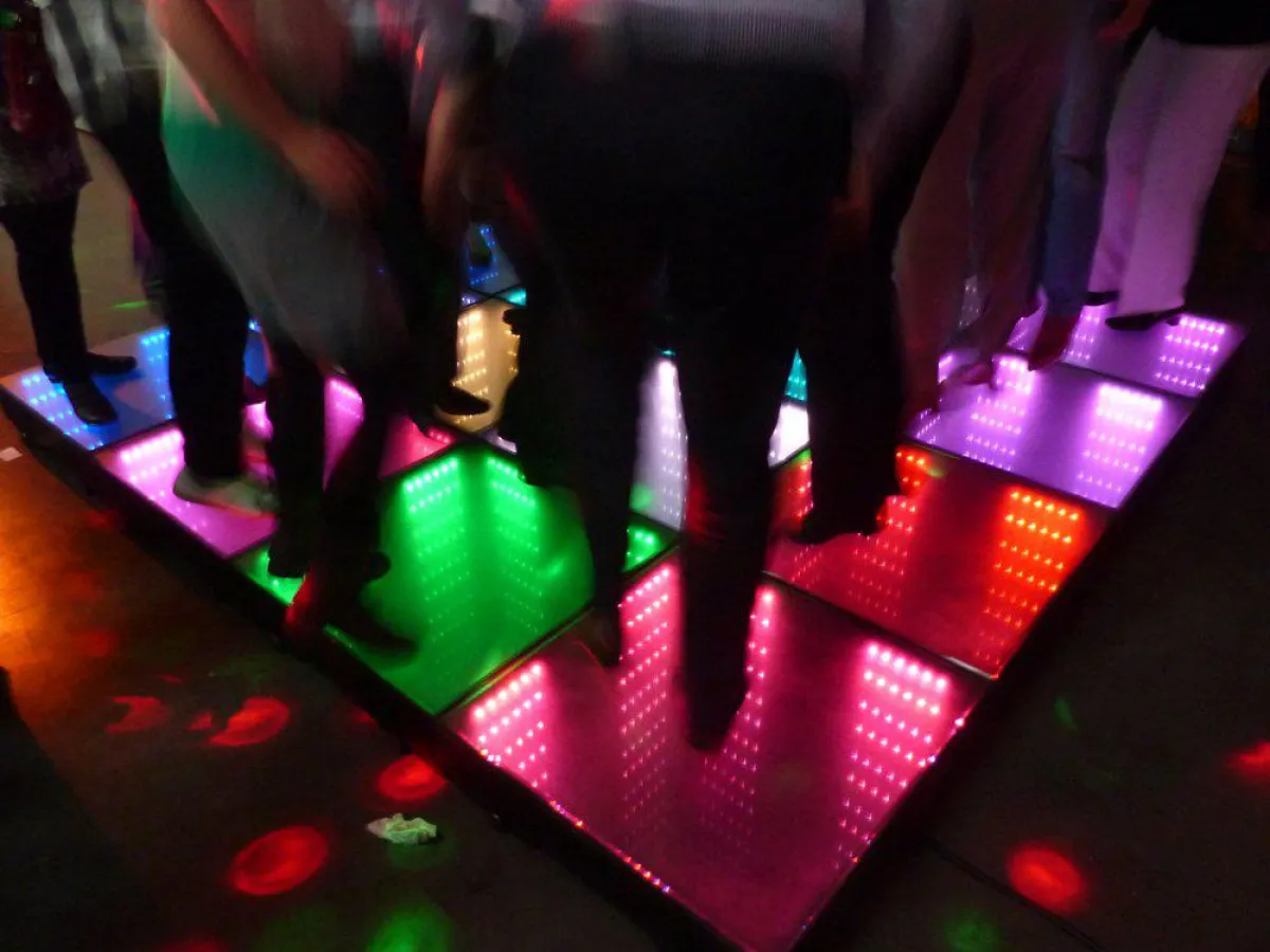 Der Merlin Energy Dancefloor - elektrische Energie durch Tanz