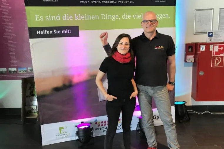PROJEKTSERVICE Schwan unterstützt It's for Kids Bild: PROJEKTSERVICE Schwan unterstützt It's for Kids