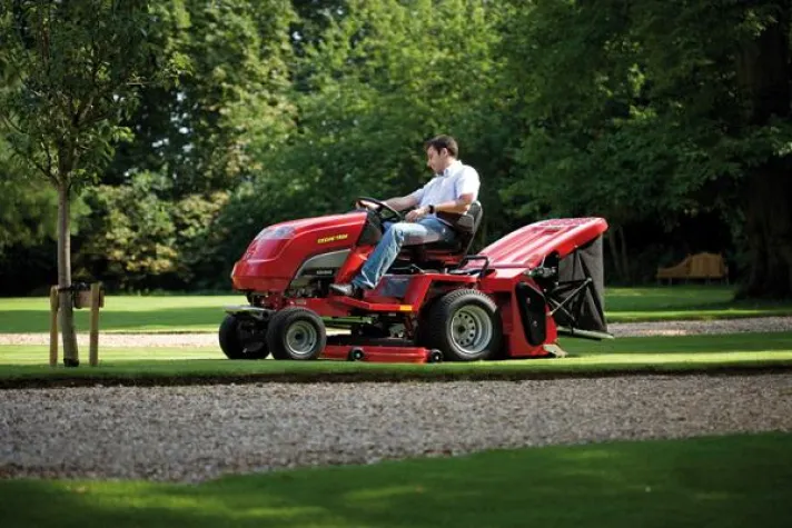 Bild: Mulchen, mähen, pflegen