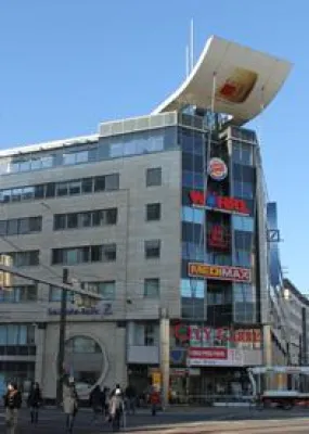 Bild: DIP-Partner AENGEVELT vermittelt rd. 1.800 m² im „City-Carré Magdeburg“ an "Salutas Pharma GmbH"