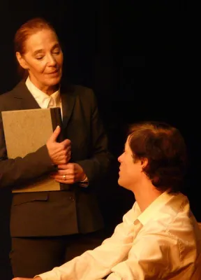 Bild: Hotel zu den zwei Welten nur noch diese Woche