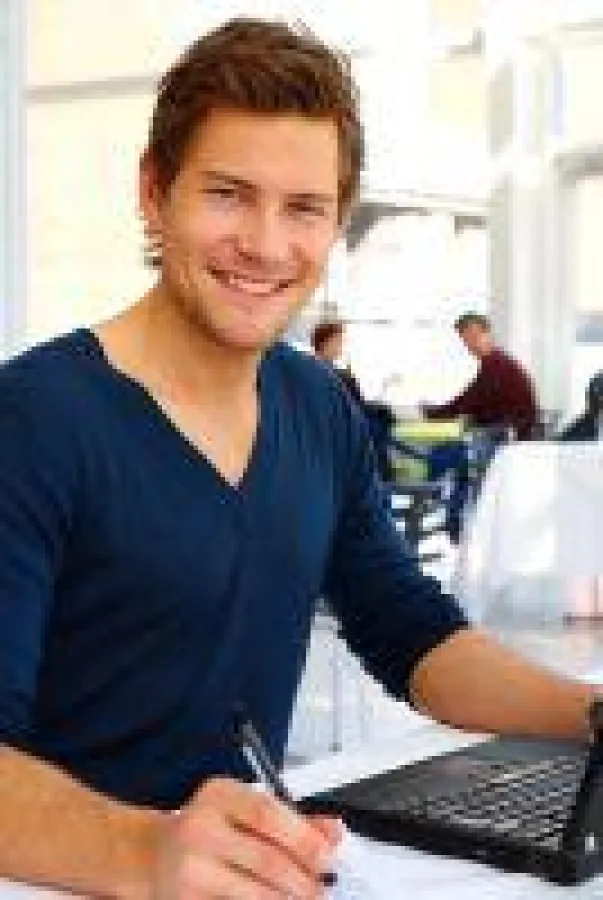 Am Arbeitsplatz mit CBT-Kurs E-Mail richtig einsetzen lernen