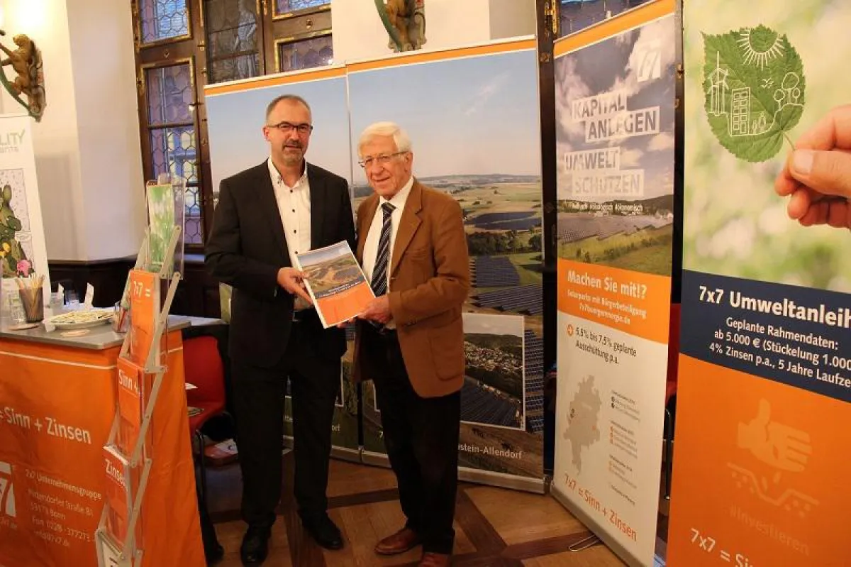 7x7-Geschäftsführer Andreas Mankel mit Franz Alt (r.) auf der Messe Grünes Geld in Freiburg 2016