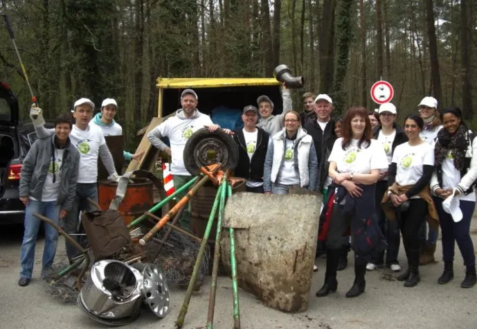Bild: Planet 21 Day in Nürnberg/Erlangen: Accor Hotels befreien Steinbrüchlein von Unmengen Müll