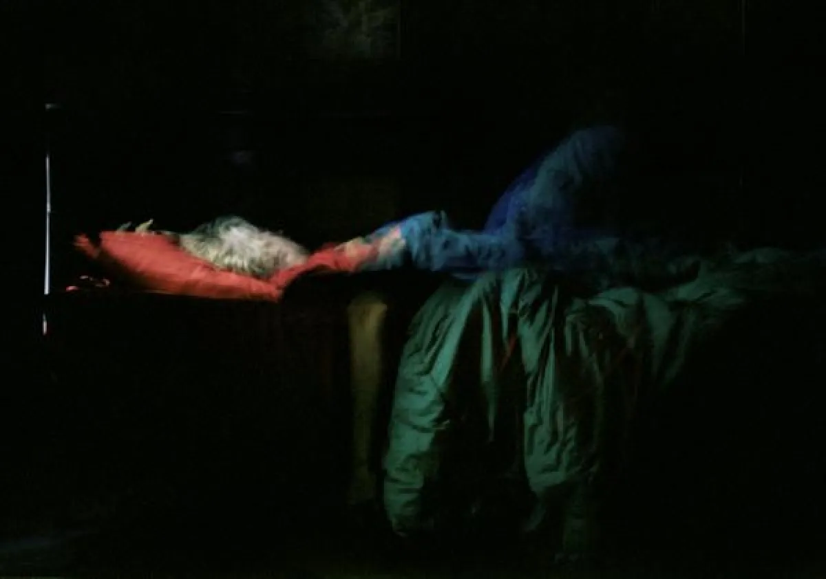 Karen Stuke, aus der Reihe sleeping sister: Labatut, inkjet-print auf photo rag, 2005