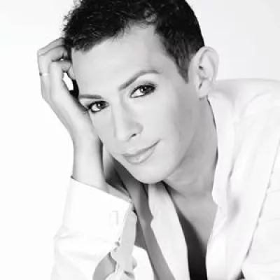 Entertaiment Berlin: Tim Fischer "Zarah ohne Kleid" Bild: Entertaiment Berlin: Tim Fischer "Zarah ohne Kleid"