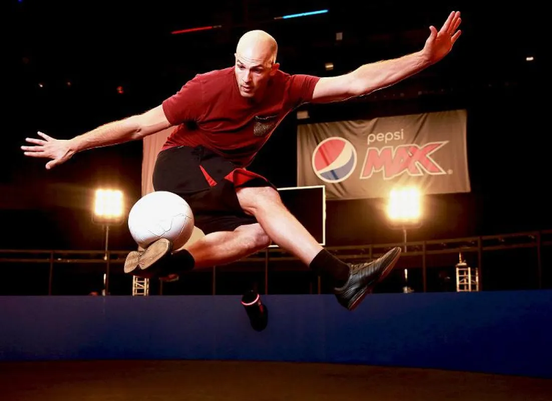 Pepsi MAX Volley - Key Visual