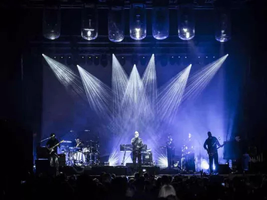 Bild: Bosse lässt „Kraniche“ mit der HOG und ROBE steigen