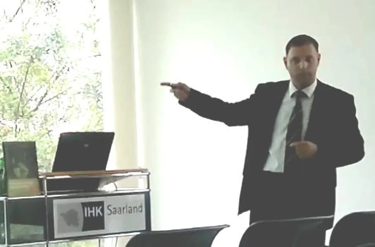 Carlo Westbrook während des Impulsvortrages 