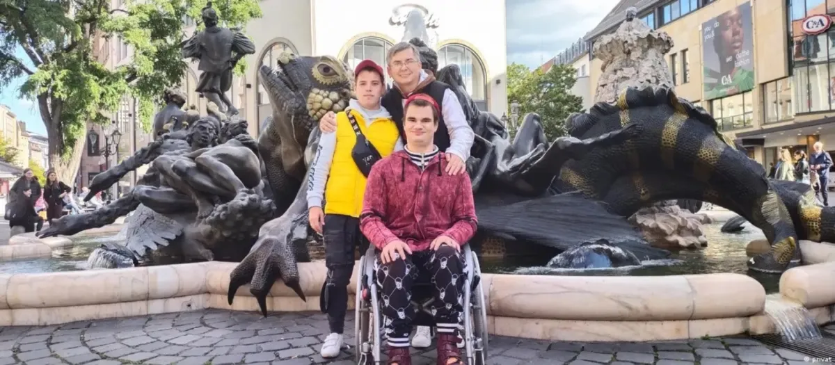 Viktor (Centrum), Artur (rechts), Rudolf (links) (© privat)