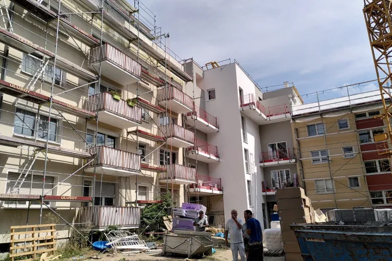 Bild: Quartier Hessenring: Tagespflege und neuer Wohnraum bald fertig – und der Baum steht noch