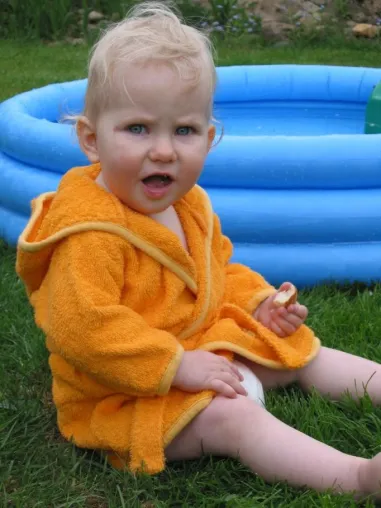 Hallo-Eltern.de: Kinder ertrinken leise - Erwachsene können Schwimmunfällen vorbeugen Bild: Hallo-Eltern.de: Kinder ertrinken leise - Erwachsene können Schwimmunfällen vorbeugen