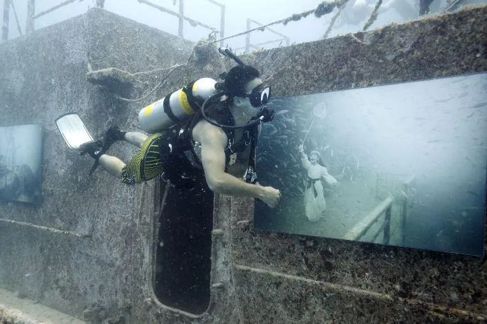 Bild: Kunstausstellung unter Wasser vor Key West