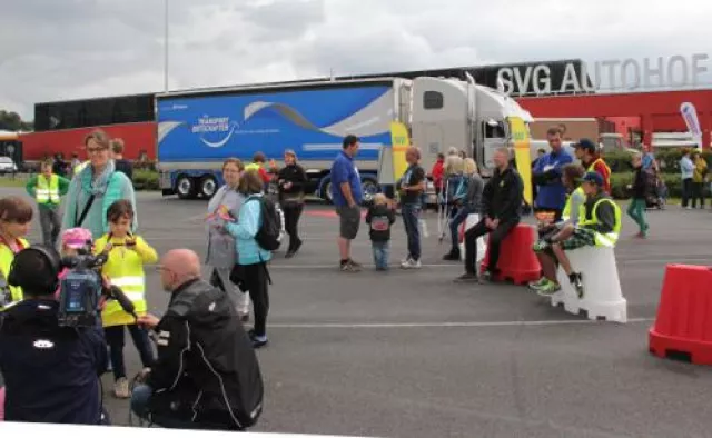 Bild: 50 Kinder erleben „A Happy Day of Life“ auf dem SVG Autohof