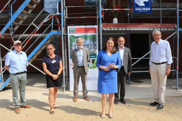 Bild: Doppeltes Richtfest im Stiftsviertel St. Georg