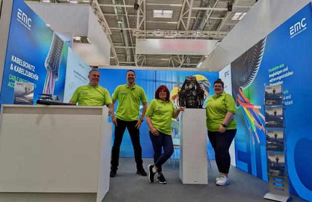 Bild: EMC-direct auf der Intersolar: Partner der Solarbranche für Kabelschutz und Befestigungslösungen