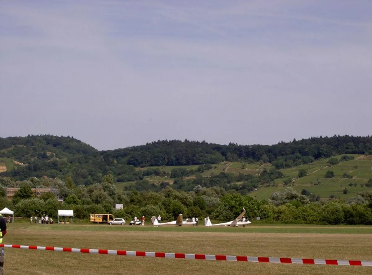Zahlreiche Gäste nahmen die Gelegenheit zu Rundflügen in den bereitgestellten doppelsitzigen Segelflugzeugen wahr