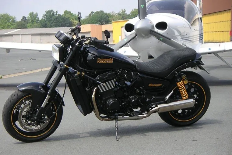 Motorradwerkstatt stellt Motorradumbau auf der Gewerbeschau in Erzhausen aus Bild: Motorradwerkstatt stellt Motorradumbau auf der Gewerbeschau in Erzhausen aus