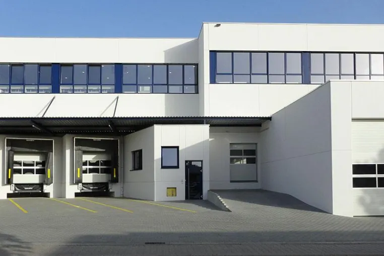 „Wir denken über Generationen hinweg“ – KRAMSKI GmbH eröffnet neues Logistikzentrum Bild: „Wir denken über Generationen hinweg“ – KRAMSKI GmbH eröffnet neues Logistikzentrum