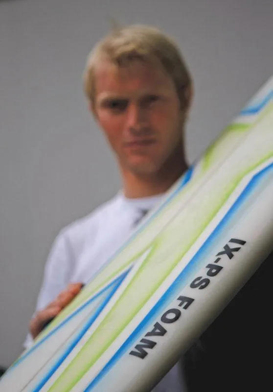 Gerry Schlegel mit einem IX-PS Surfboard
