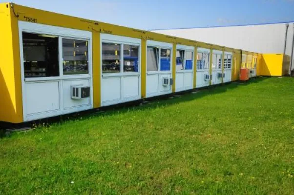 Bild: Industriemontage in ELA Modulen - Evac erweitert Werk mit temporärer Raumlösung