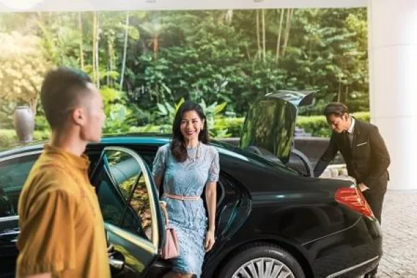 Bild: Mit Chauffeur um die Welt